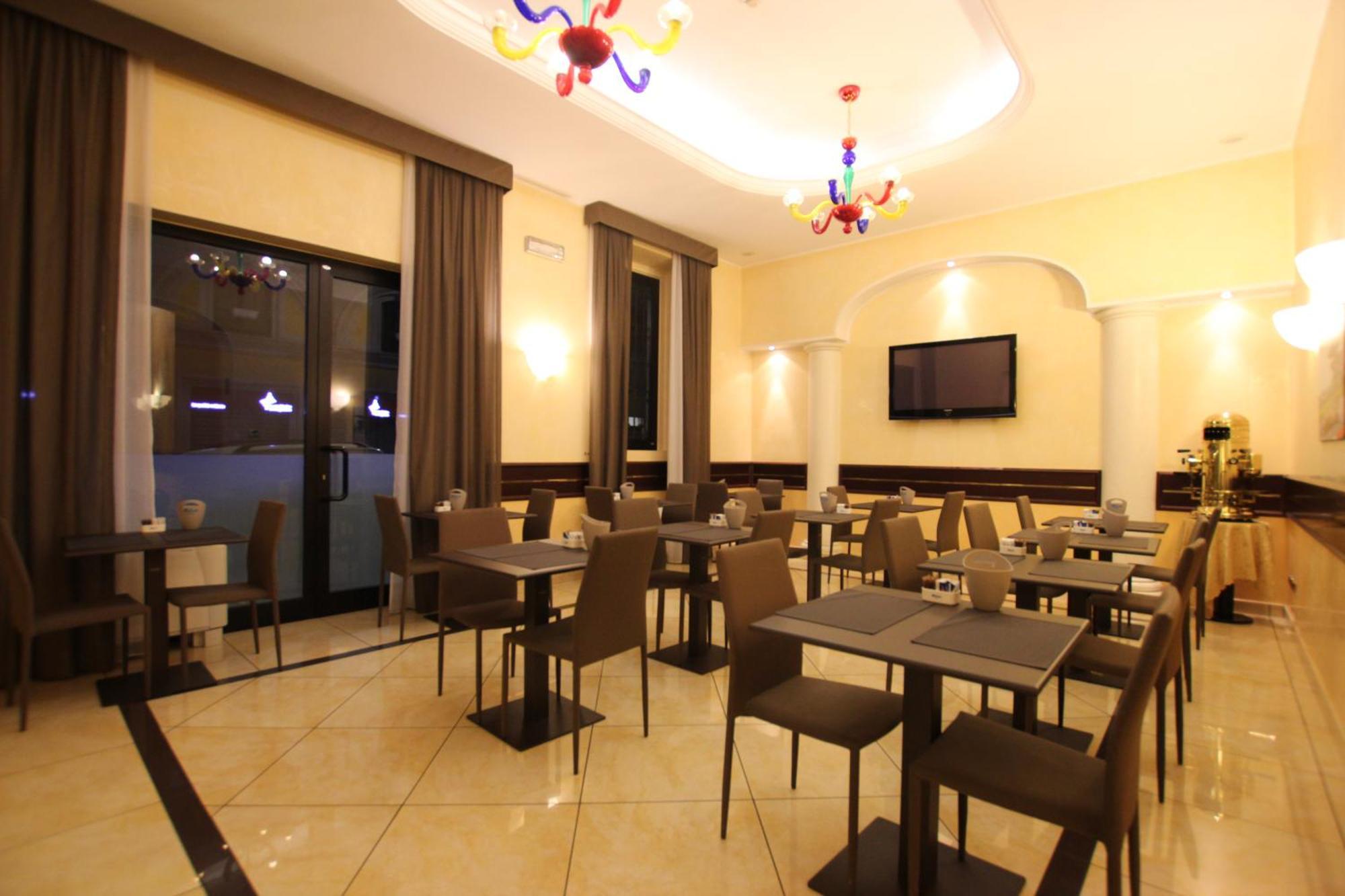 Mokinba Hotels Baviera Milan Exterior photo