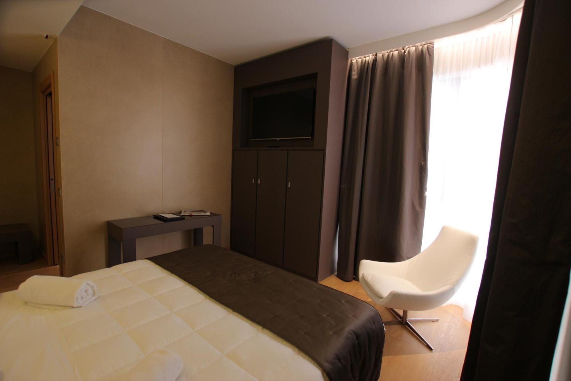 Mokinba Hotels Baviera Milan Room photo