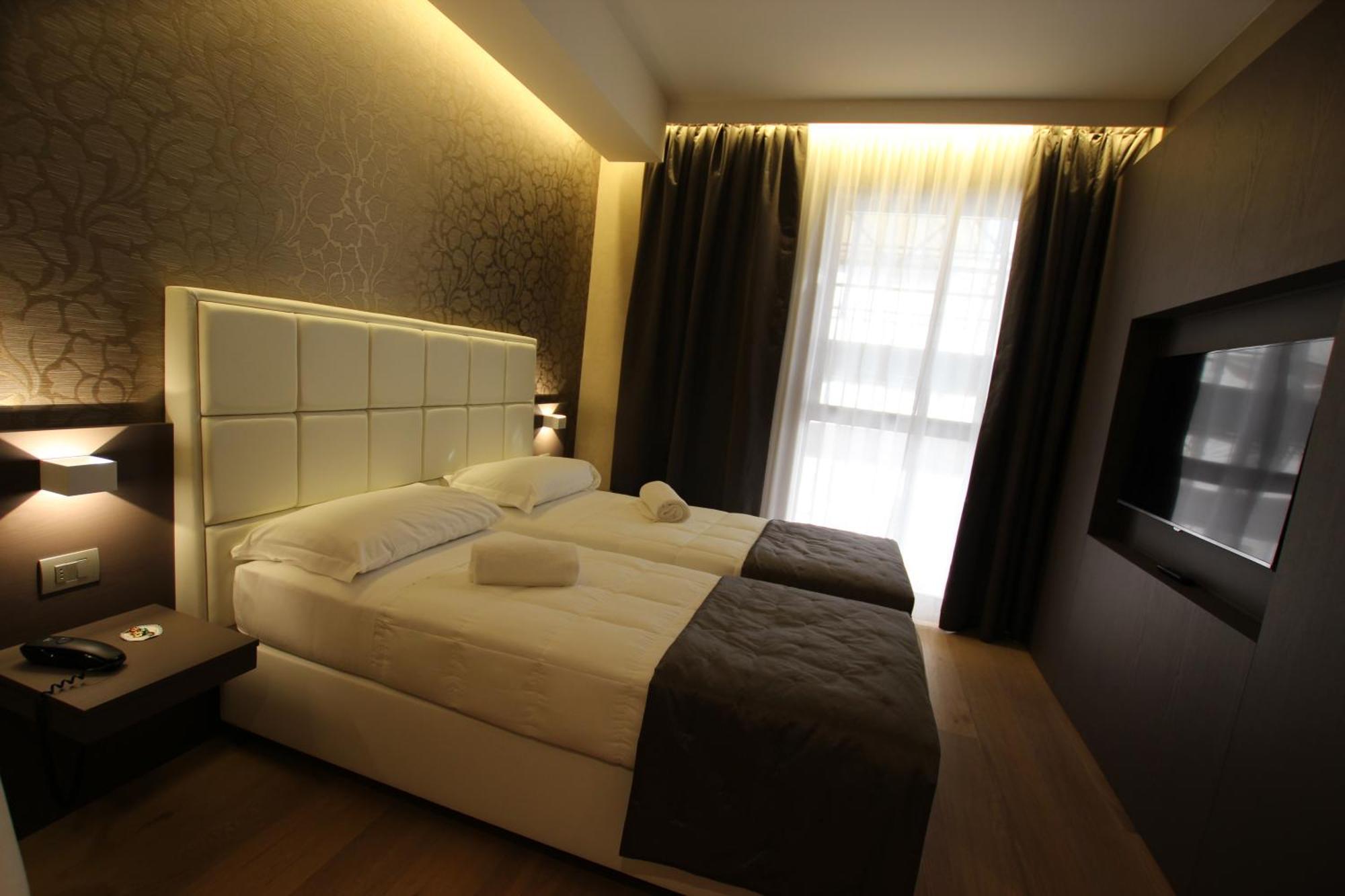 Mokinba Hotels Baviera Milan Room photo