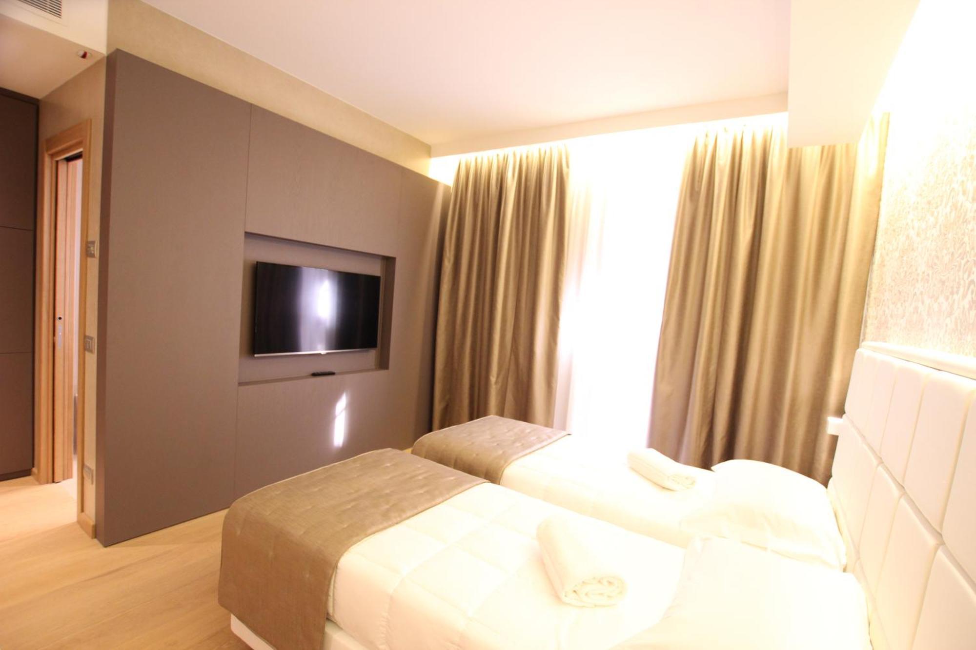 Mokinba Hotels Baviera Milan Room photo