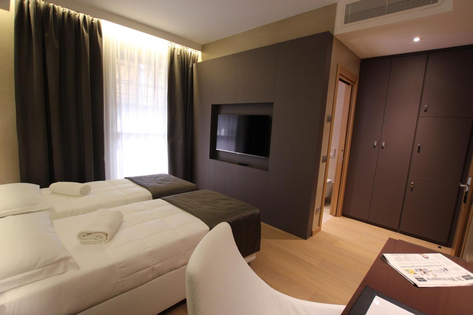 Mokinba Hotels Baviera Milan Room photo