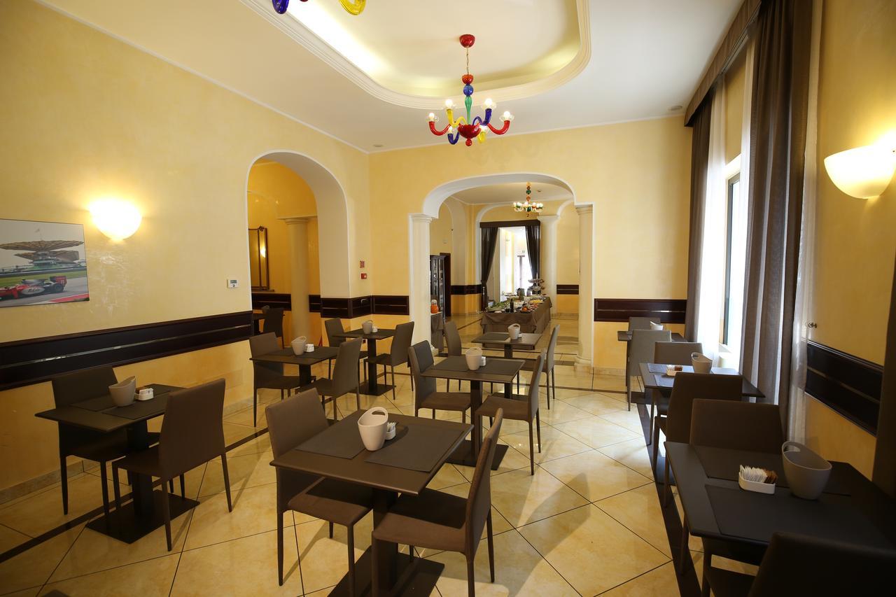 Mokinba Hotels Baviera Milan Exterior photo
