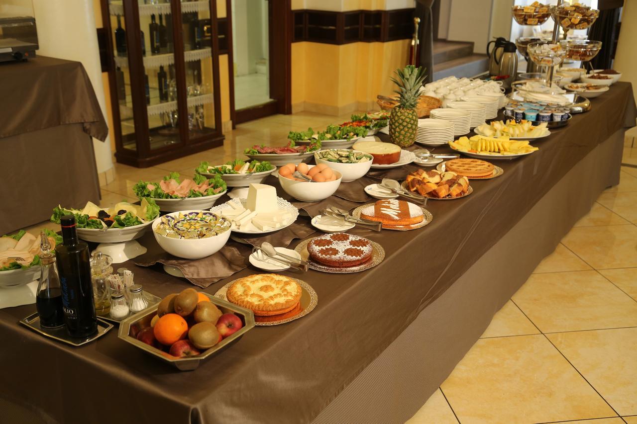 Mokinba Hotels Baviera Milan Exterior photo